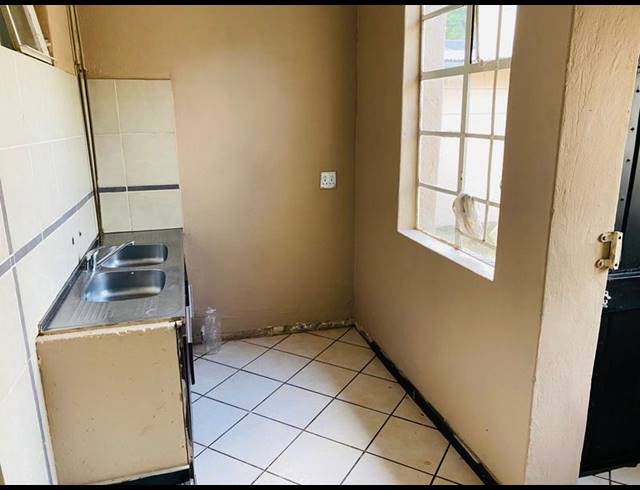 18 BEDROOM HOUSE FOR SALE IN BRAMLEY VIEW